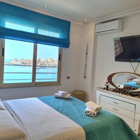 Luxury Seafront Apartments ซารานเดอ ภายนอก รูปภาพ