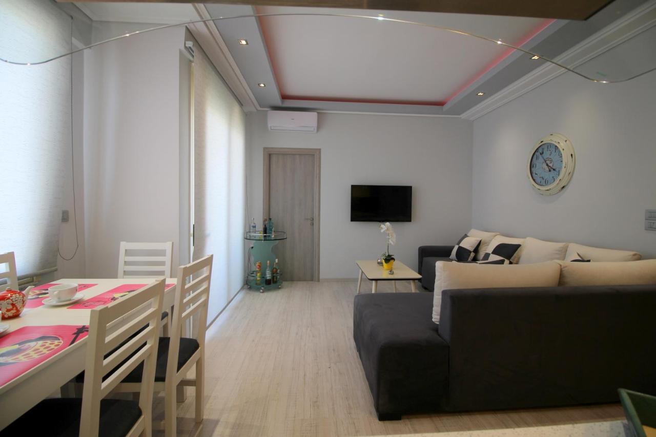 Luxury Seafront Apartments ซารานเดอ ภายนอก รูปภาพ