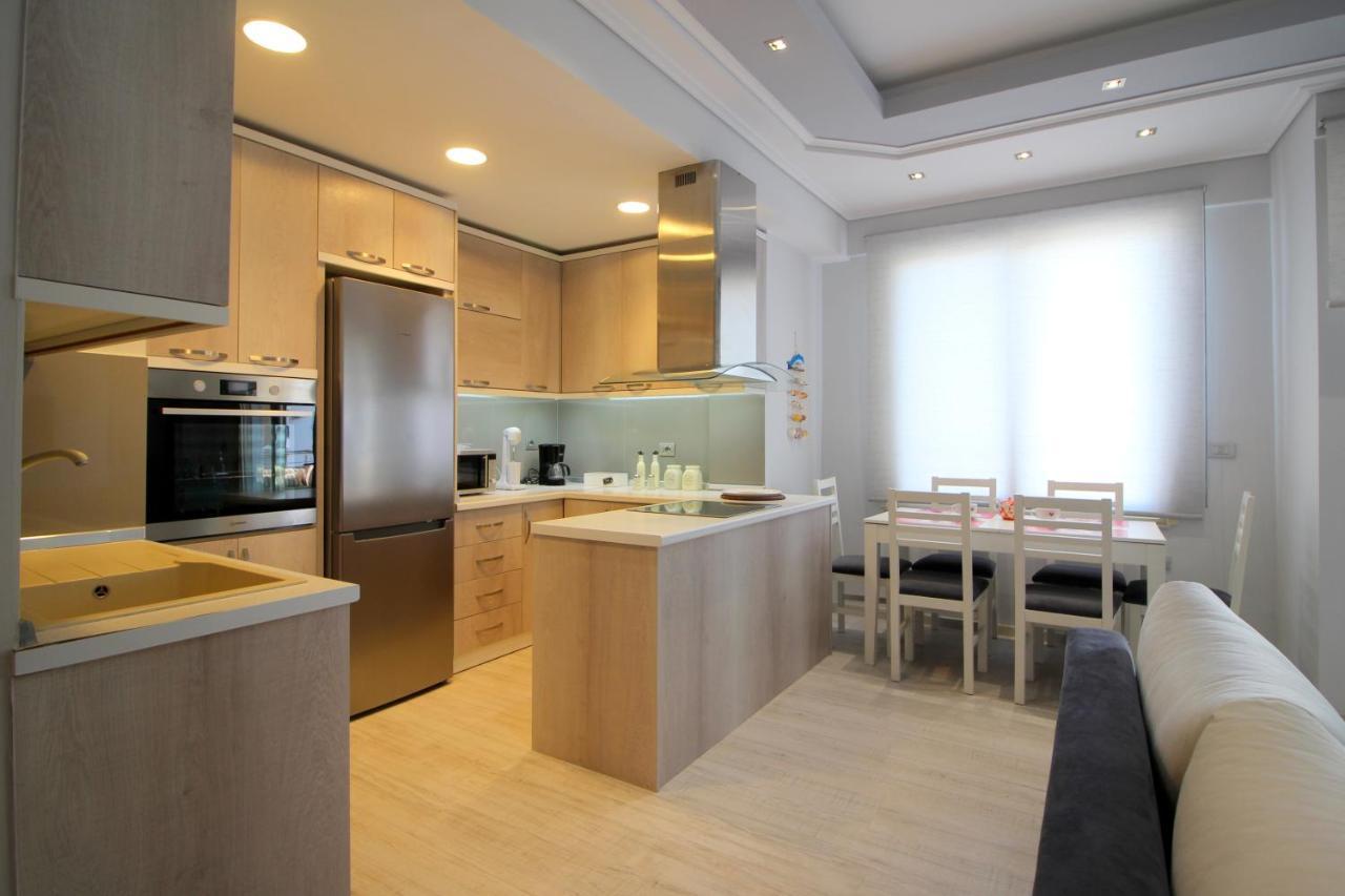 Luxury Seafront Apartments ซารานเดอ ภายนอก รูปภาพ