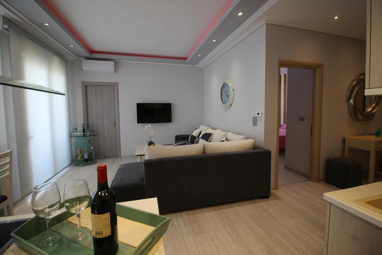 Luxury Seafront Apartments ซารานเดอ ภายนอก รูปภาพ