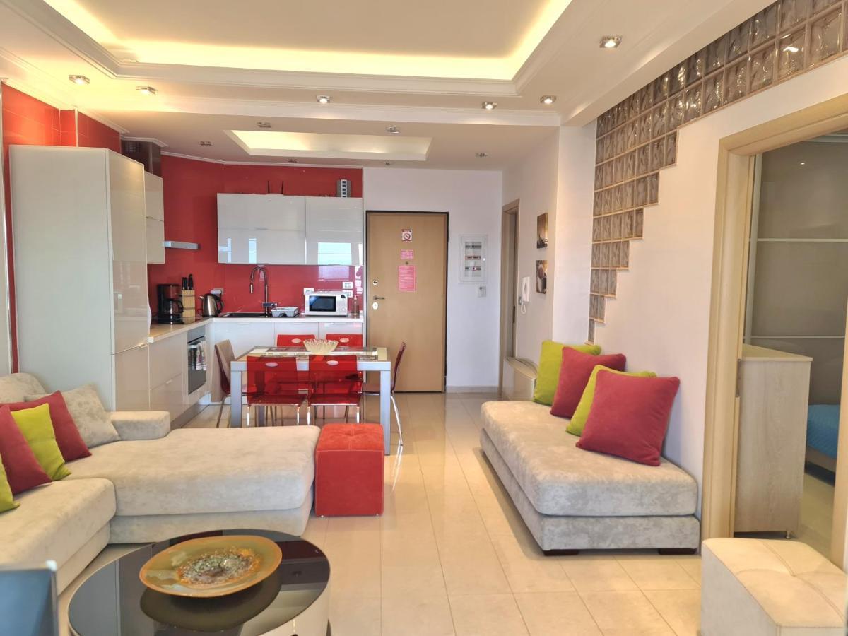 Luxury Seafront Apartments ซารานเดอ ภายนอก รูปภาพ