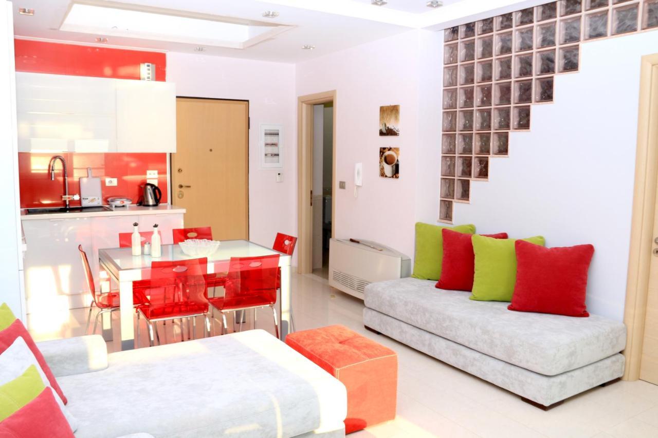 Luxury Seafront Apartments ซารานเดอ ภายนอก รูปภาพ