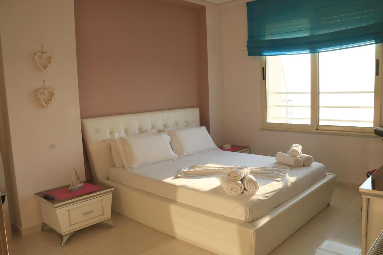 Luxury Seafront Apartments ซารานเดอ ภายนอก รูปภาพ